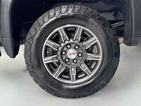 Used 2024 GMC Sierra 1500 AT4 AWD/4WD image 10