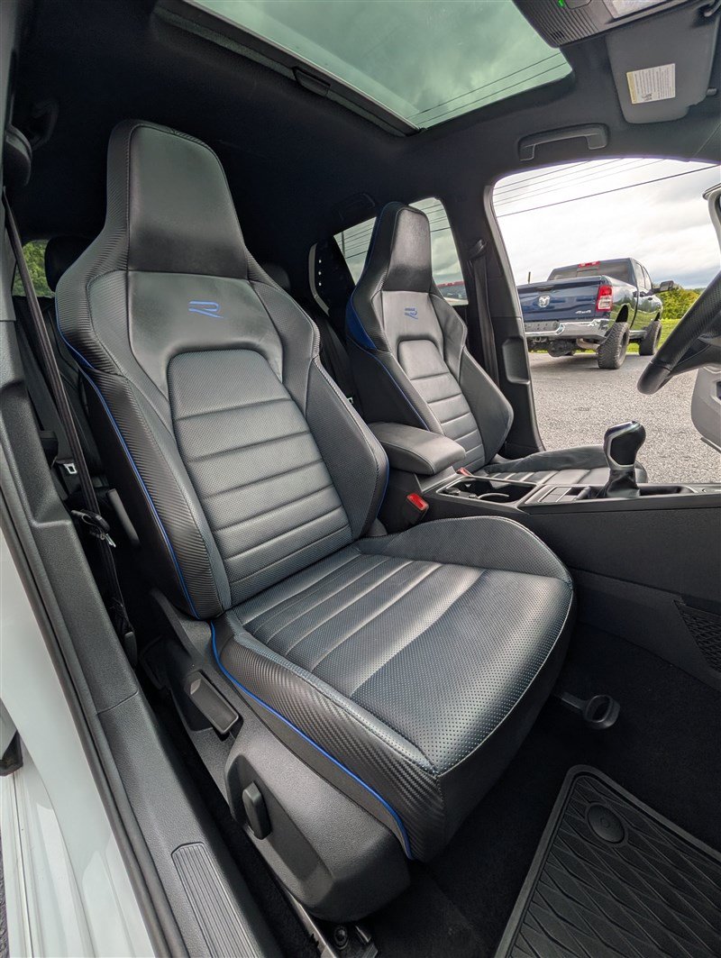 Used 2022 Volkswagen Golf R AWD/4WD image 18