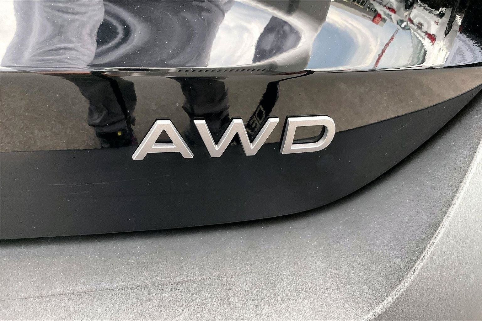 Certified 2025 Nissan Kicks SV AWD/4WD image 9