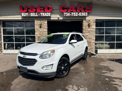 Used 2017 Chevrolet Equinox LT w/ Driver Confidence Package AWD/4WD image 1