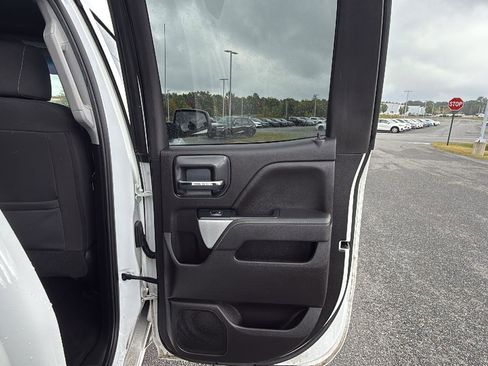 Used 2018 Chevrolet Silverado 1500 LT w/ Redline Edition image 18