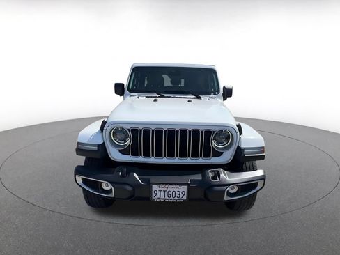 Used 2025 Jeep Wrangler Unlimited Sahara AWD/4WD image 4