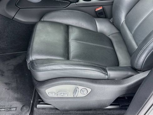 Certified 2023 Porsche Macan S AWD/4WD image 13