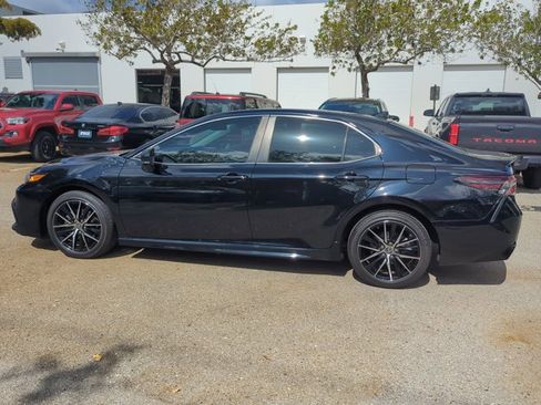 Used 2024 Toyota Camry SE FWD image 8