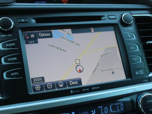 Used 2019 Toyota Highlander XLE FWD image 16