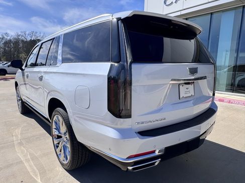 New 2026 Cadillac Escalade ESV Luxury w/ LPO, Radiant Package image 3