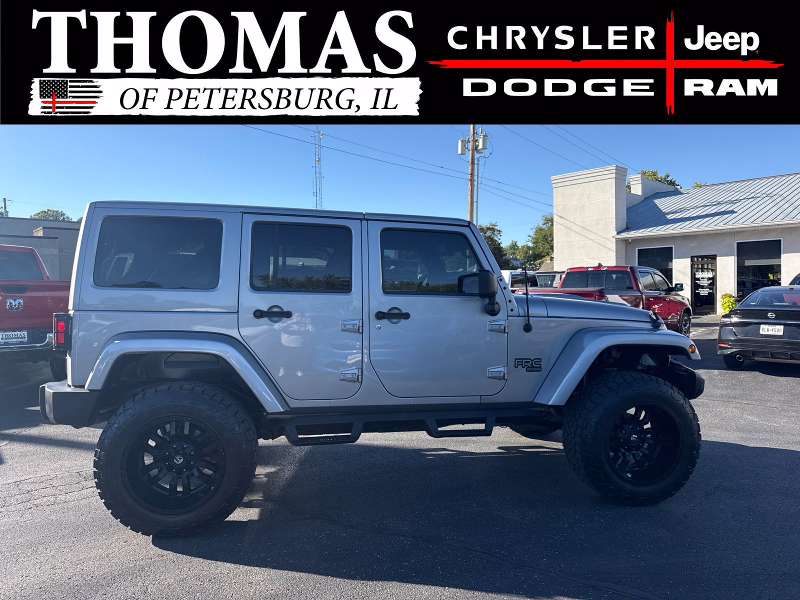 Used 2018 Jeep Wrangler Unlimited Sahara w/ Dual Top Group AWD/4WD image 8