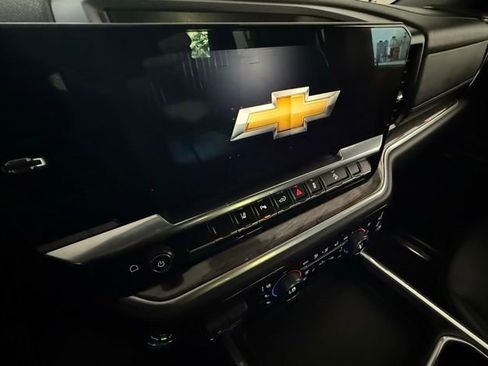 Used 2024 Chevrolet Silverado 2500 LTZ w/ LTZ Plus Package image 35