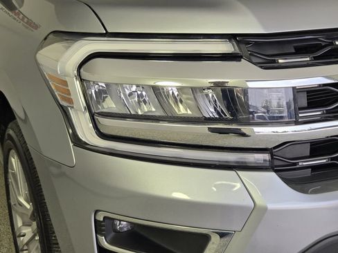 Used 2023 Ford Expedition Max Limited RWD image 9
