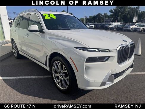Used 2024 BMW X7 xDrive40i w/ Parking Assistance Package AWD/4WD image 9