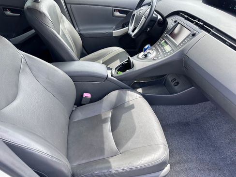Used 2011 Toyota Prius Four w/ Navigation Pkg FWD image 10