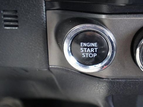 Used 2019 Toyota Tacoma TRD Sport w/ TRD Premium Sport Package AWD/4WD image 16