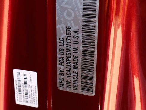 Used 2022 Jeep Wrangler Unlimited Sahara w/ Cold Weather Group image 24