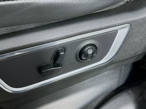 Used 2019 RAM 1500 Laramie AWD/4WD image 19
