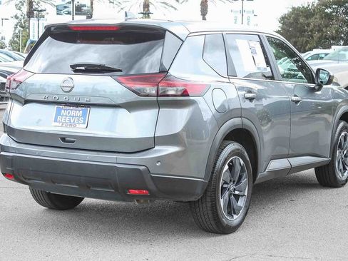 Used 2025 Nissan Rogue SV FWD image 7