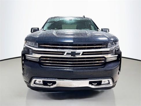 Used 2020 Chevrolet Silverado 1500 High Country w/ LPO, Dark Essentials Package image 3