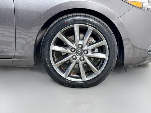 Used 2018 MAZDA MAZDA3 Grand Touring w/ Premium Equipment Package FWD image 32