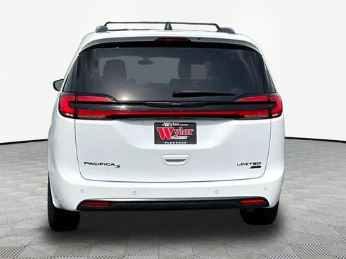 Used 2023 Chrysler Pacifica Limited w/ S Appearance Package AWD/4WD image 5