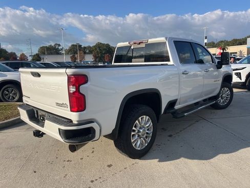 Used 2021 Chevrolet Silverado 2500 High Country w/ Technology Package image 7