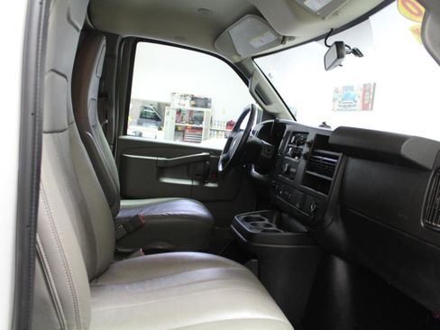 Used 2020 Chevrolet Express 2500 w/ Driver Convenience Package image 20