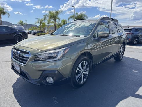 Used 2018 Subaru Outback 3.6R Limited AWD/4WD image 4