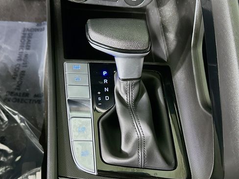 Used 2024 Hyundai Elantra Blue FWD image 21