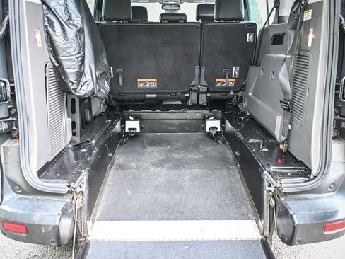 Used 2023 Ford Transit Connect XL FWD image 18
