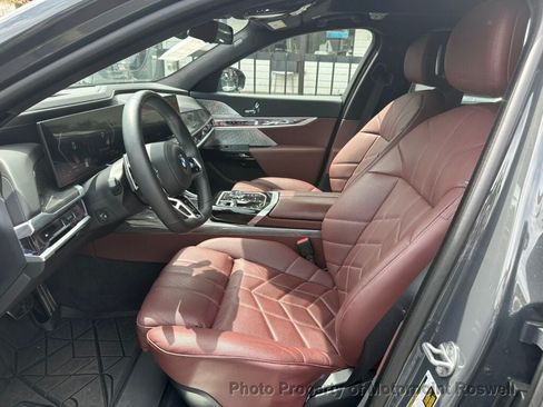 Used 2024 BMW 760i xDrive w/ Executive Package AWD/4WD image 10