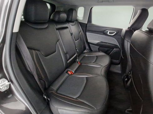 Used 2022 Jeep Compass Latitude image 23