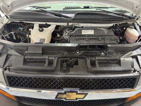 Used 2023 Chevrolet Express 2500 w/ Driver Convenience Package image 25