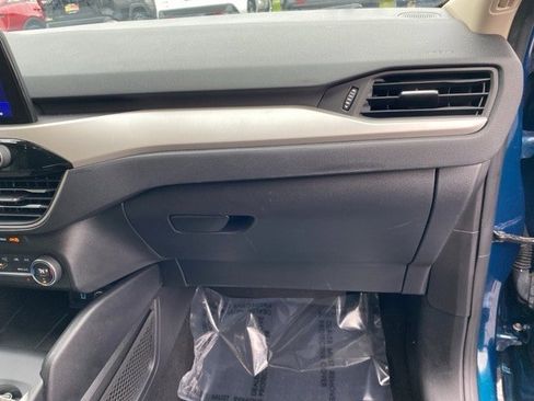 Used 2020 Ford Escape SE Sport image 39