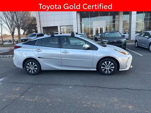 Certified 2022 Toyota Prius LE image 6