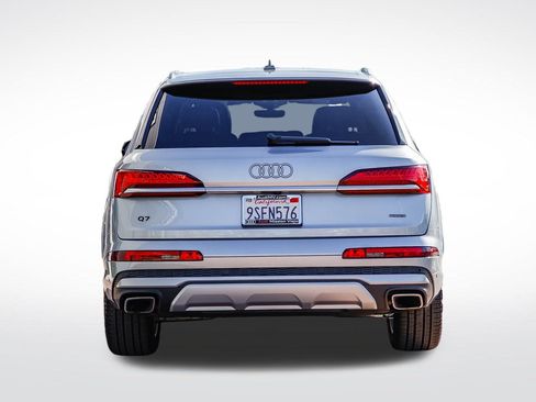 Certified 2025 Audi Q7 2.0T Premium w/ Convenience Package image 7