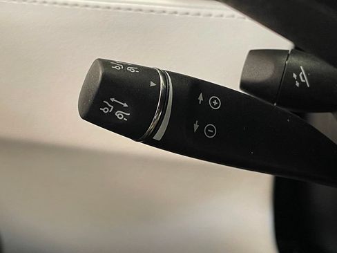 Used 2018 Tesla Model X 75D AWD/4WD image 25