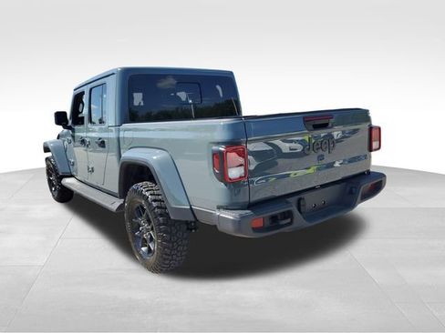 Used 2025 Jeep Gladiator Sport AWD/4WD image 6