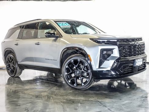 Certified 2024 Chevrolet Traverse RS image 2
