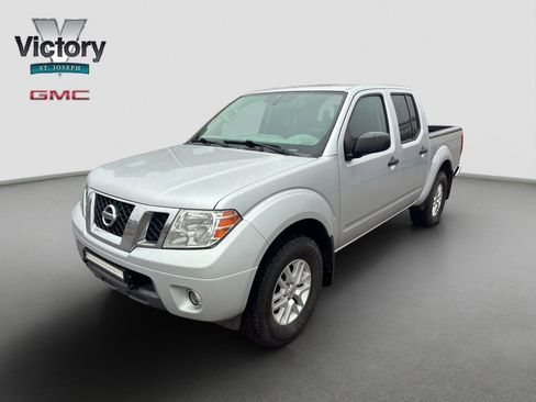 Used 2019 Nissan Frontier SV image 3