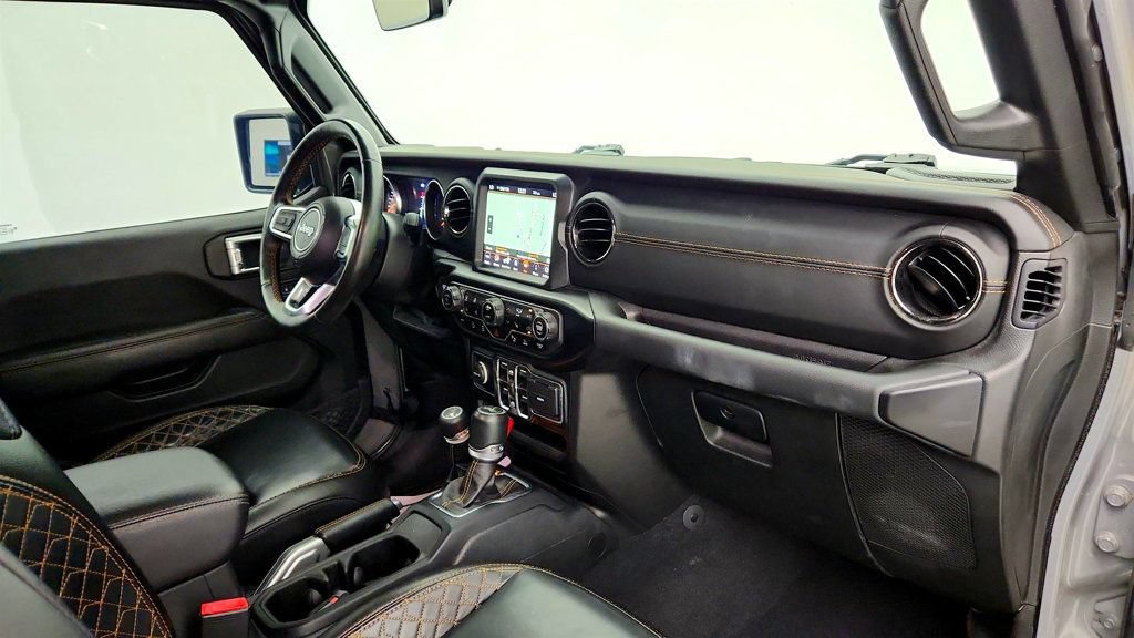 Used 2022 Jeep Wrangler Unlimited Sahara AWD/4WD image 24