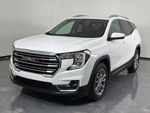 Used 2022 GMC Terrain SLT w/ LPO, Floor Liner Package FWD image 8