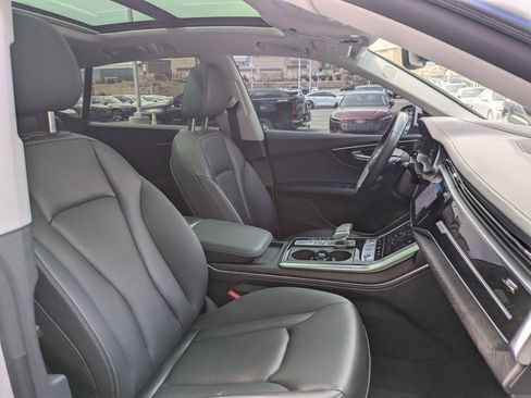 Used 2022 Audi Q8 Prestige AWD/4WD image 28
