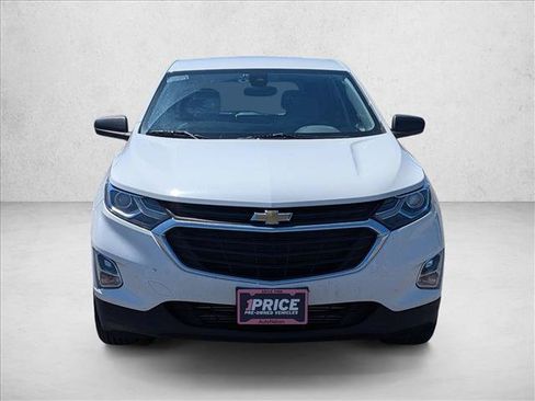Used 2021 Chevrolet Equinox LS FWD image 2