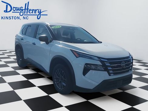 Used 2024 Nissan Rogue S image 7