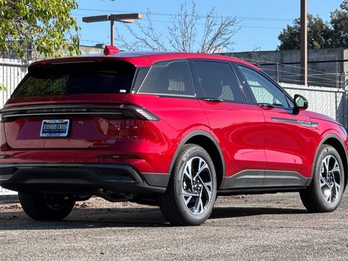 New 2026 Lincoln Nautilus Premier w/ Jet Appearance Package AWD/4WD image 4