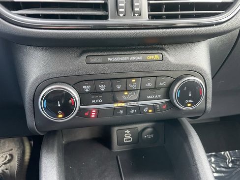 Used 2024 Ford Escape ST-Line image 12