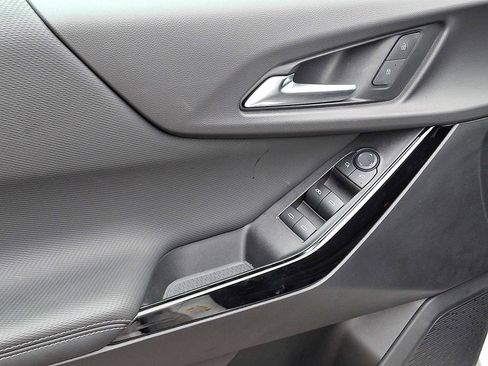 Used 2025 Chevrolet Equinox LT w/ Safety and Technology Package image 12