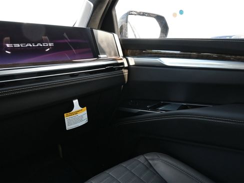 New 2025 Cadillac Escalade Sport Platinum w/ LPO, ONYX Package image 8