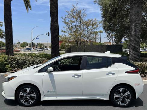 Used 2019 Nissan Leaf SV Plus w/ SV Plus Technology Package FWD image 35