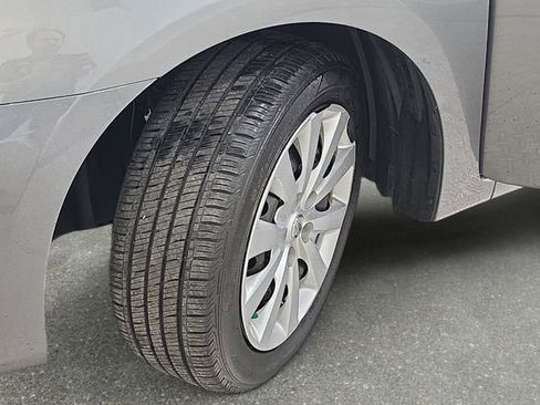 Used 2017 Nissan Sentra S FWD image 29