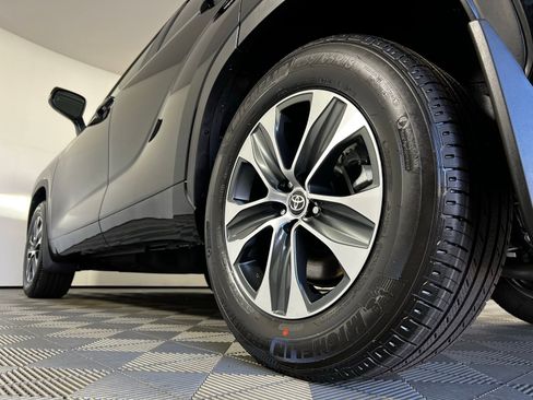Certified 2026 Toyota Highlander XLE image 29