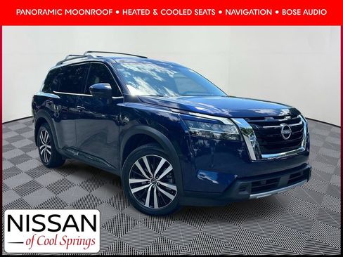 Used 2023 Nissan Pathfinder Platinum FWD image 1